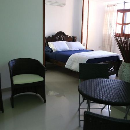 Hostal Pelikan ตากังกา ภายนอก รูปภาพ
