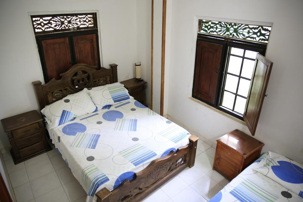 Hostal Pelikan ตากังกา ภายนอก รูปภาพ