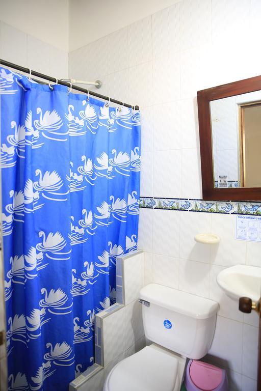 Hostal Pelikan ตากังกา ภายนอก รูปภาพ