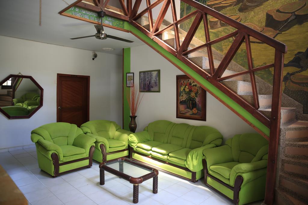 Hostal Pelikan ตากังกา ภายนอก รูปภาพ