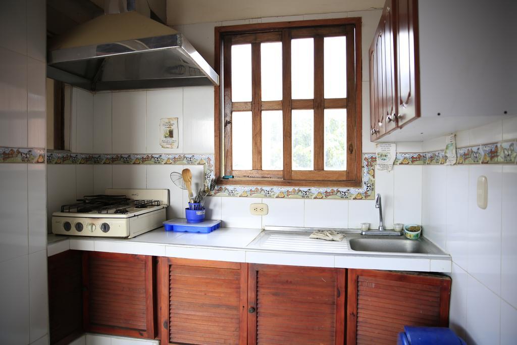 Hostal Pelikan ตากังกา ภายนอก รูปภาพ